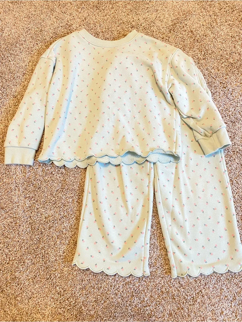 SOFIA GRAINGE Scalloped Sweatshirt Set🍓